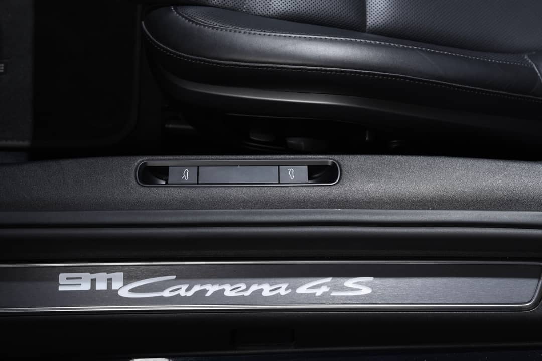 2020 Porsche 911 Carrera 4S — photo 25