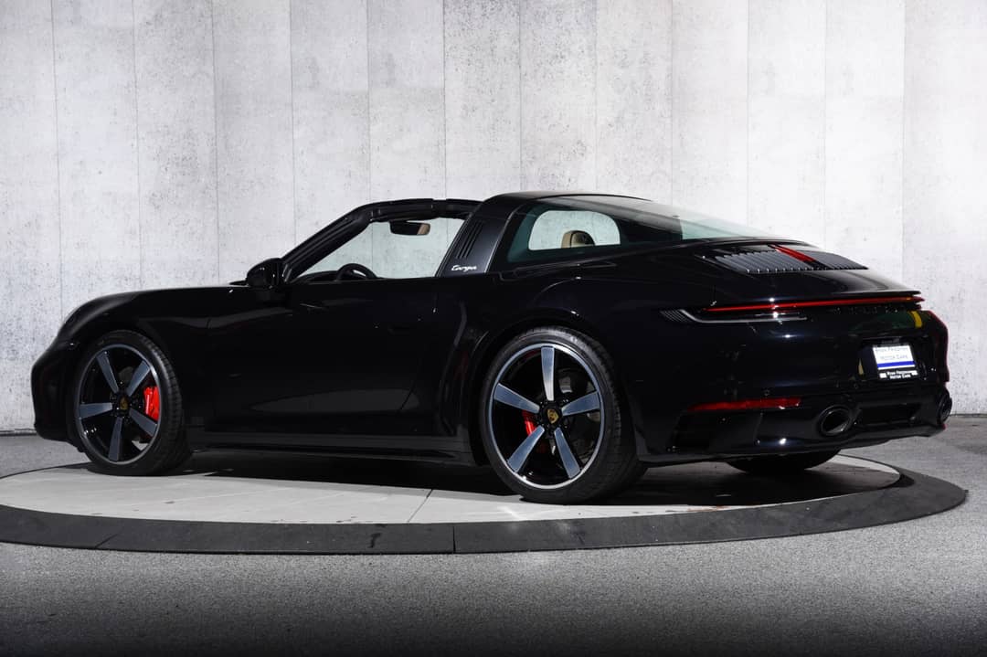 2024 Porsche 911 Targa 4S — photo 3