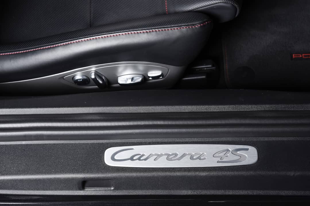 2014 Porsche 911 Carrera 4S — photo 32
