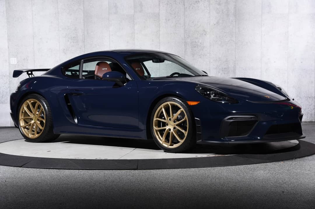 2023 Porsche 718 Cayman GT4 — photo 2