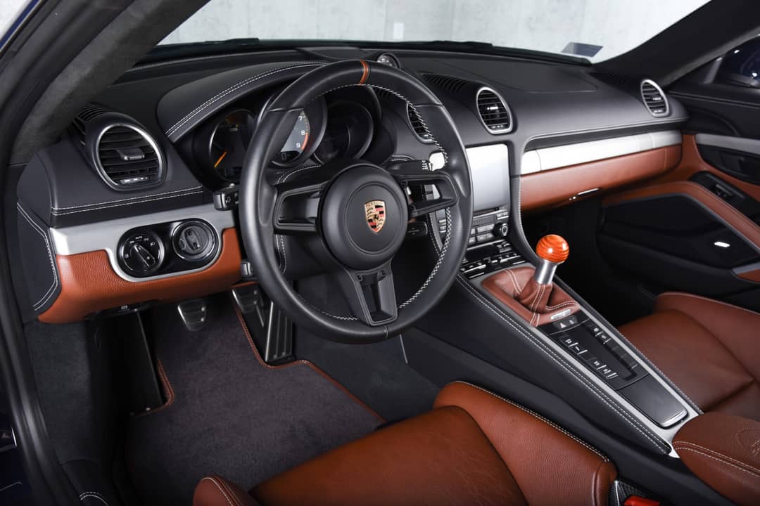 2023 Porsche 718 Cayman GT4 — photo 4