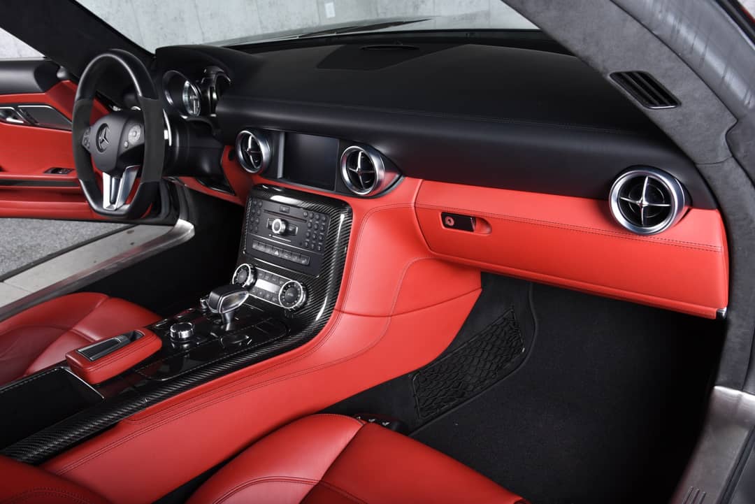 2012 Mercedes-Benz SLS AMG — photo 13