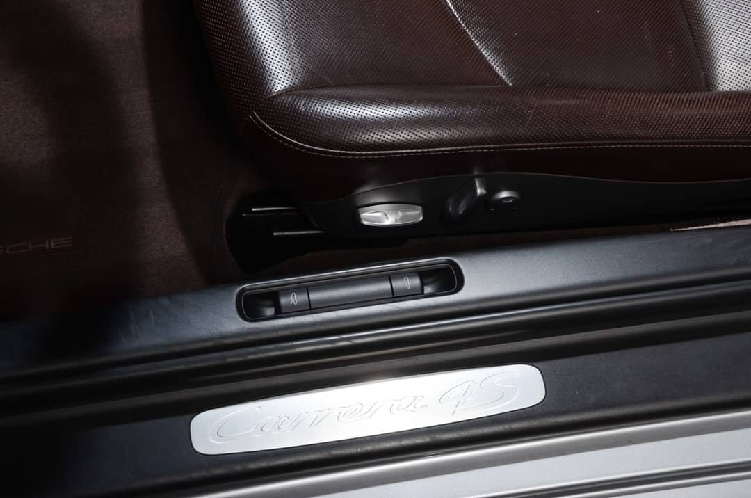 2011 Porsche 911 Carrera 4S — photo 20