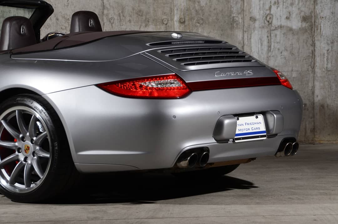 2011 Porsche 911 Carrera 4S — photo 33