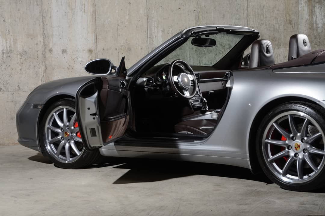 2011 Porsche 911 Carrera 4S — photo 35