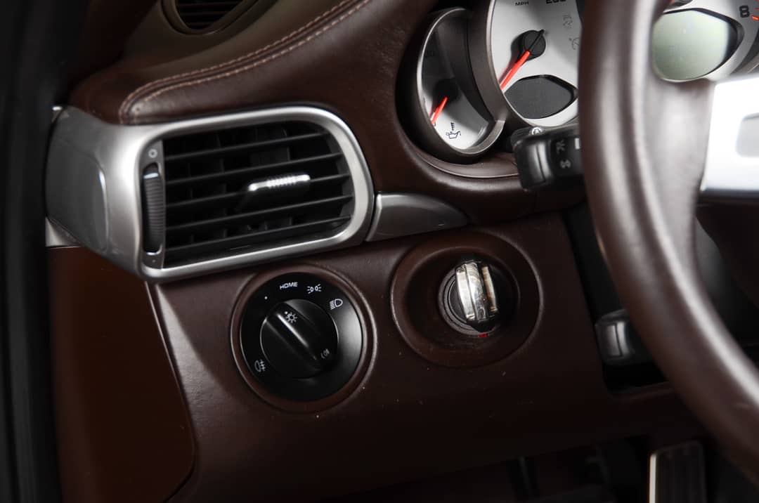 2011 Porsche 911 Carrera 4S — photo 43