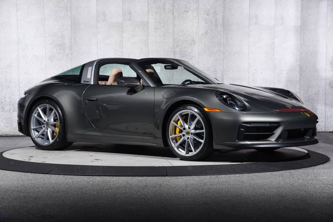 2023 Porsche 911 Targa 4 GTS — photo 2