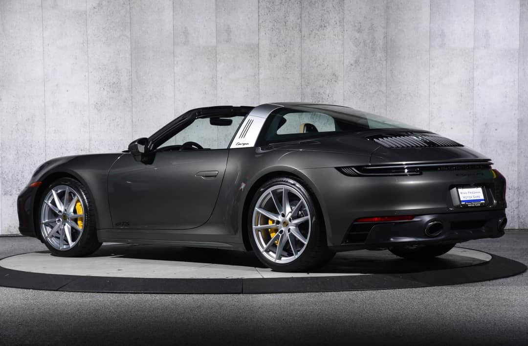 2023 Porsche 911 Targa 4 GTS — photo 11