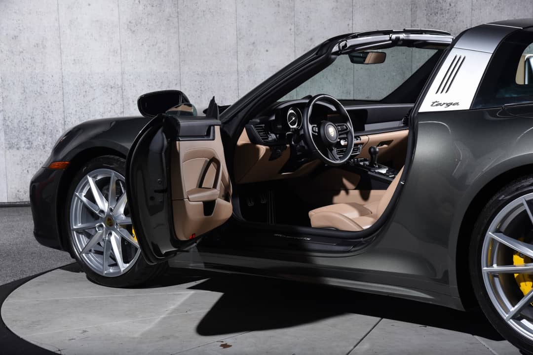 2023 Porsche 911 Targa 4 GTS — photo 14