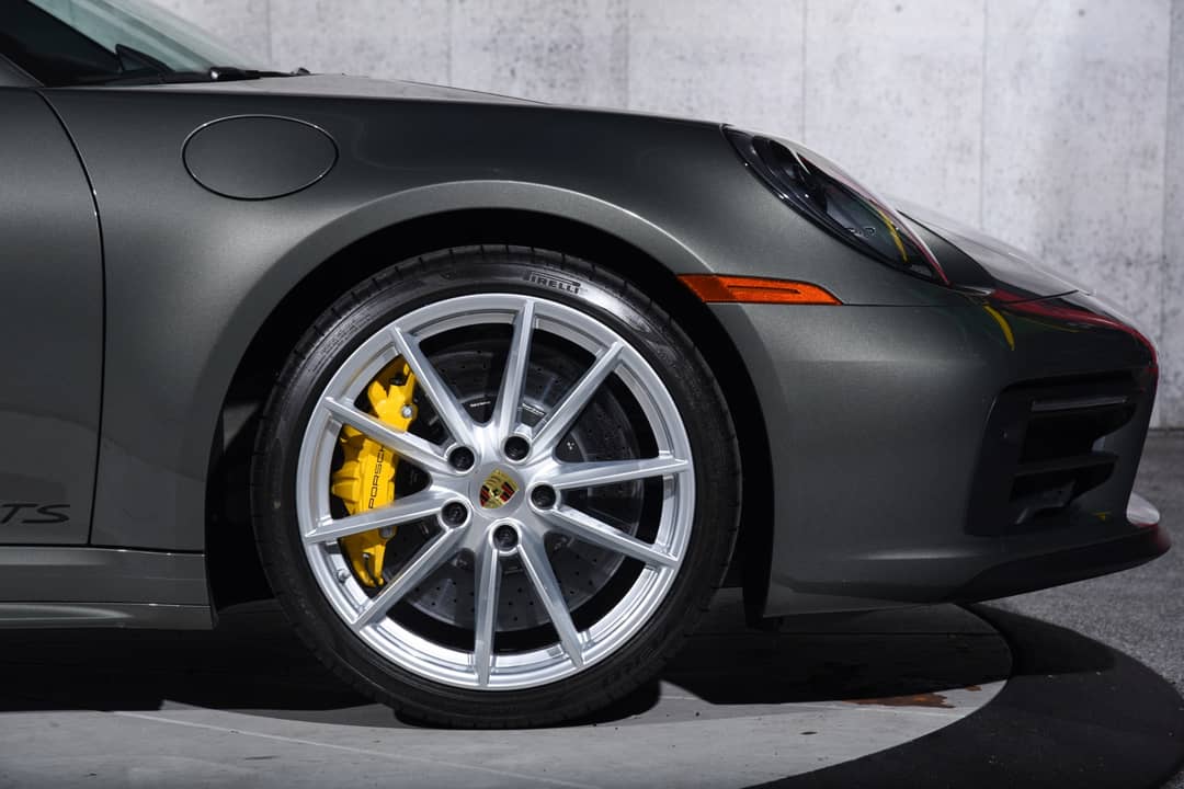 2023 Porsche 911 Targa 4 GTS — photo 9