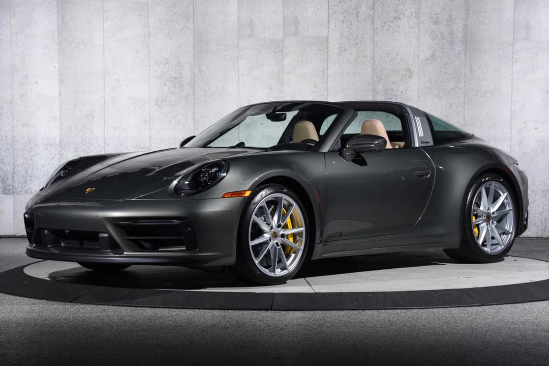 2023 Porsche 911 Targa 4 GTS — photo 10