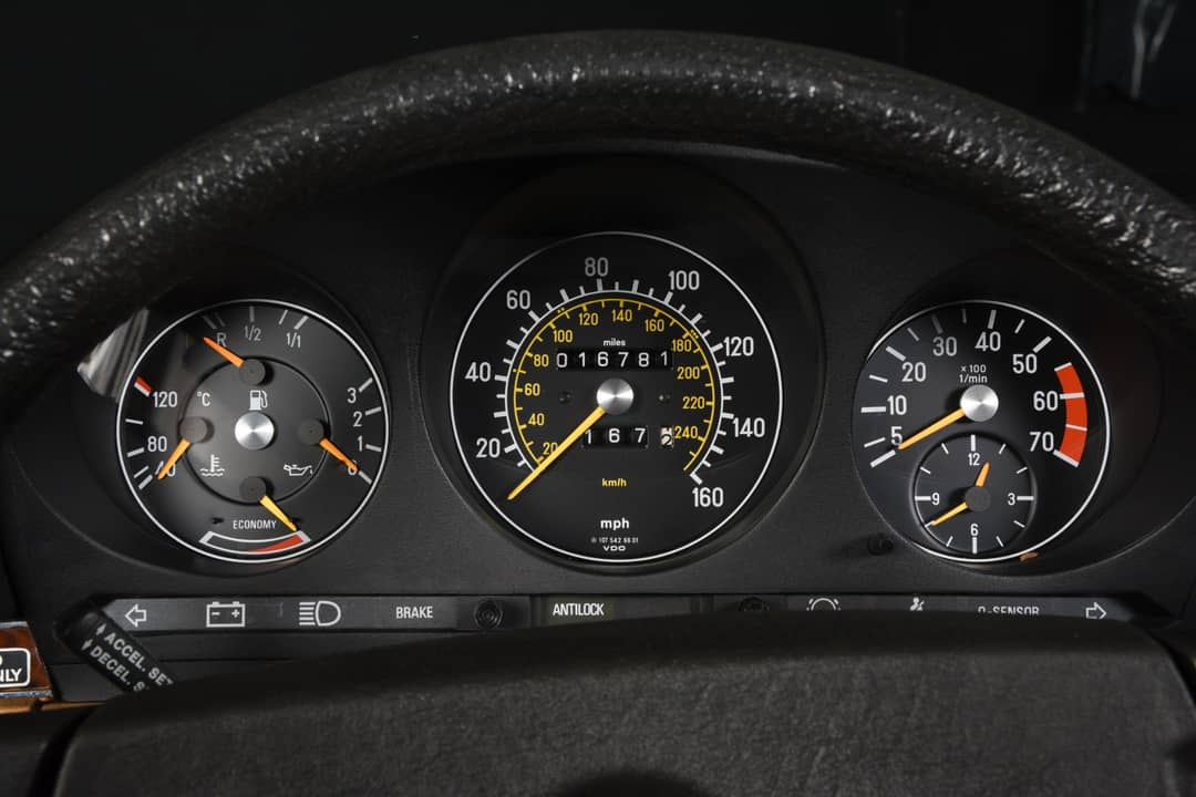 1985 Mercedes-Benz 380-Class 380 SL — photo 7
