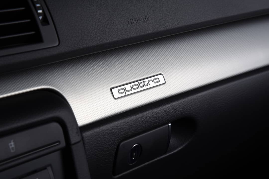 2004 Audi S4 quattro — photo 23