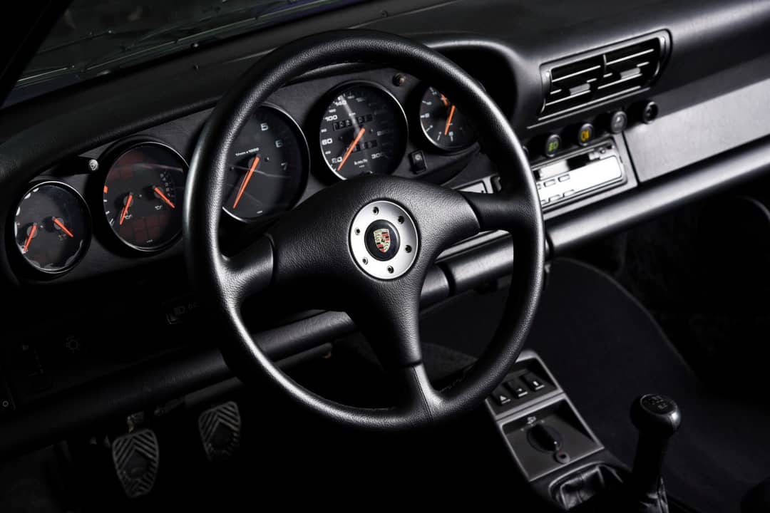 1990 Porsche 911 Carrera 2 Targa — photo 16