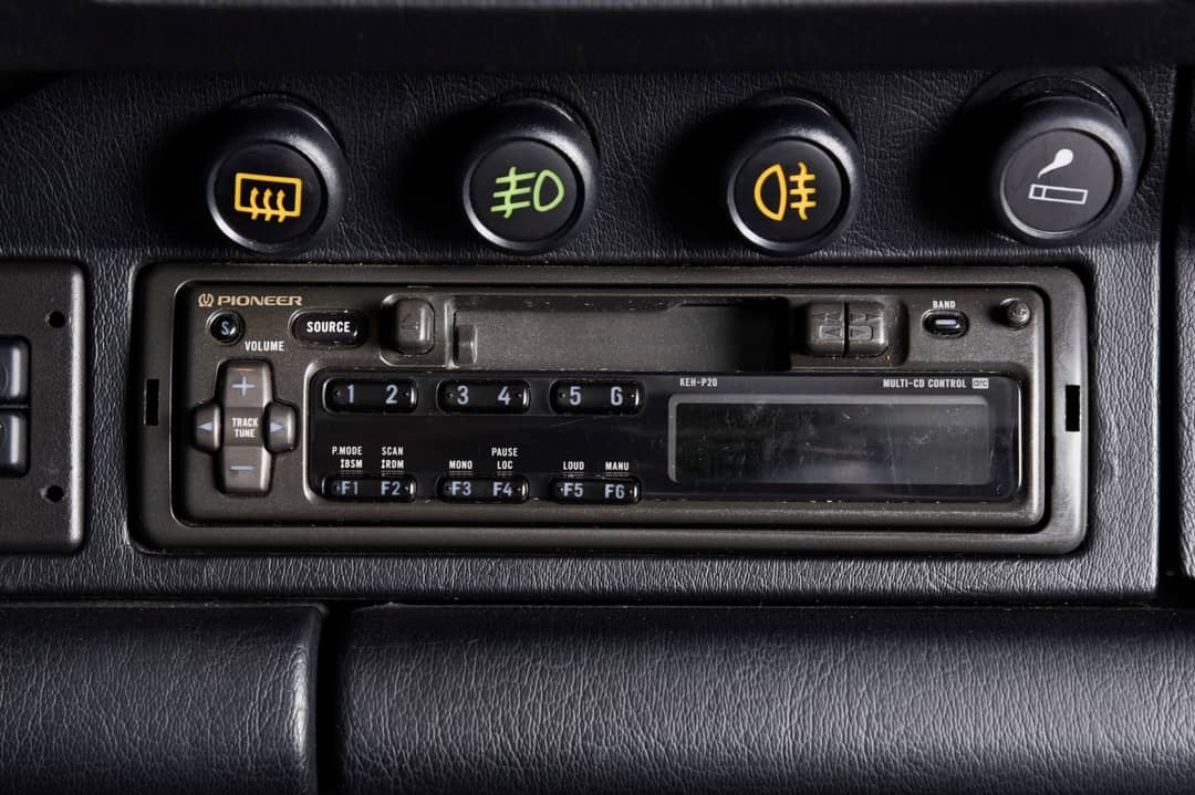 1990 Porsche 911 Carrera 2 Targa — photo 24
