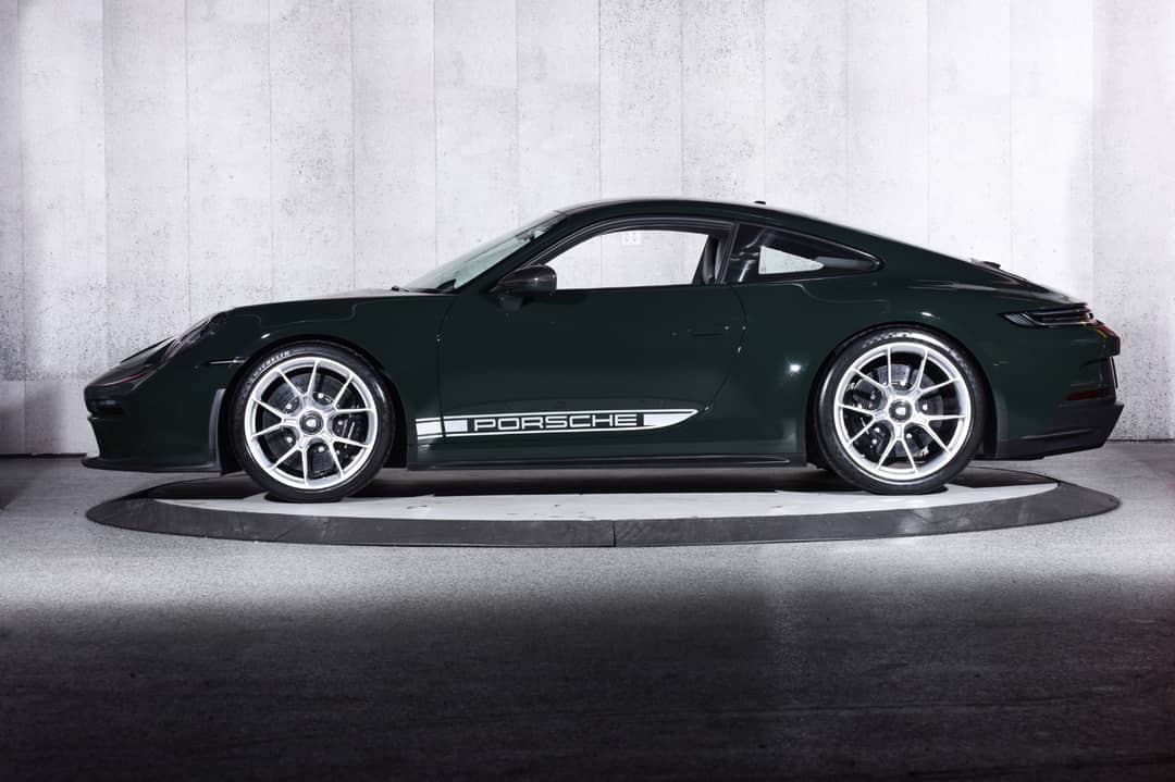 2022 Porsche 911 GT3 Touring — photo 11