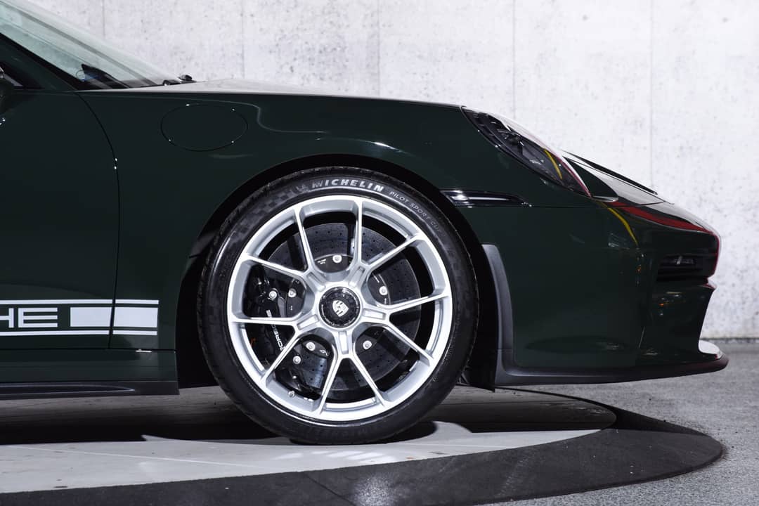 2022 Porsche 911 GT3 Touring — photo 14