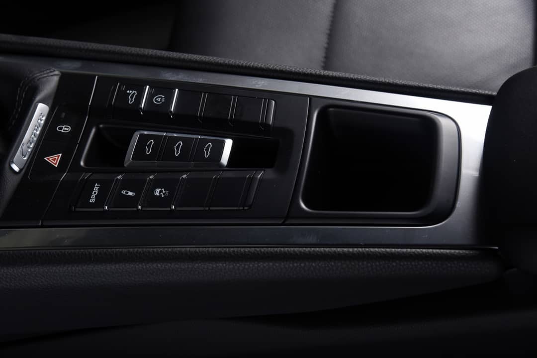 2014 Porsche 911 Carrera 4S — photo 18