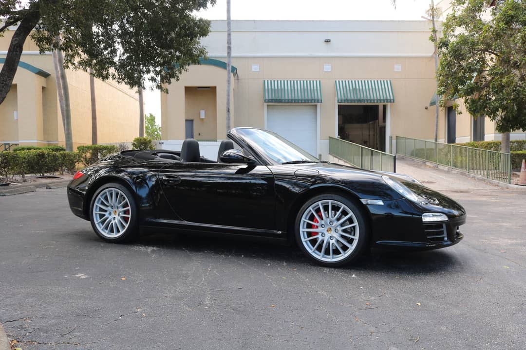 2011 Porsche 911 Carrera 4S — photo 2