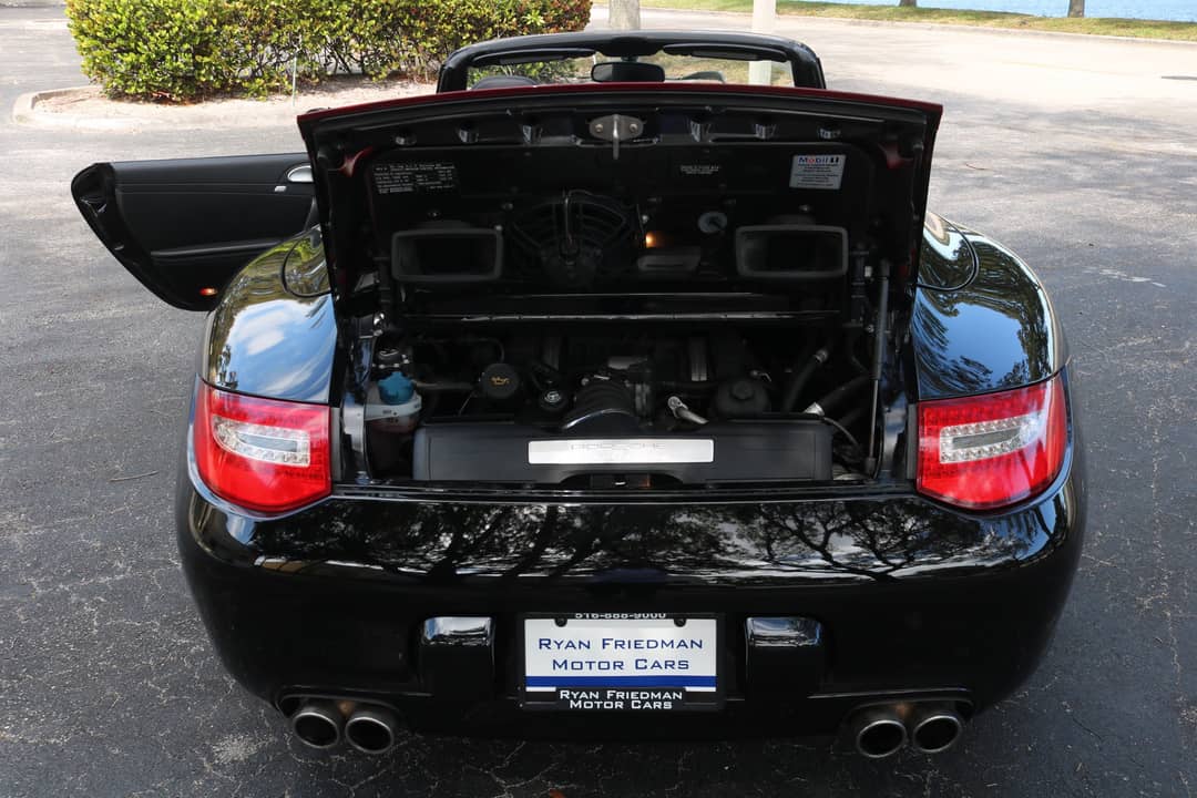 2011 Porsche 911 Carrera 4S — photo 4