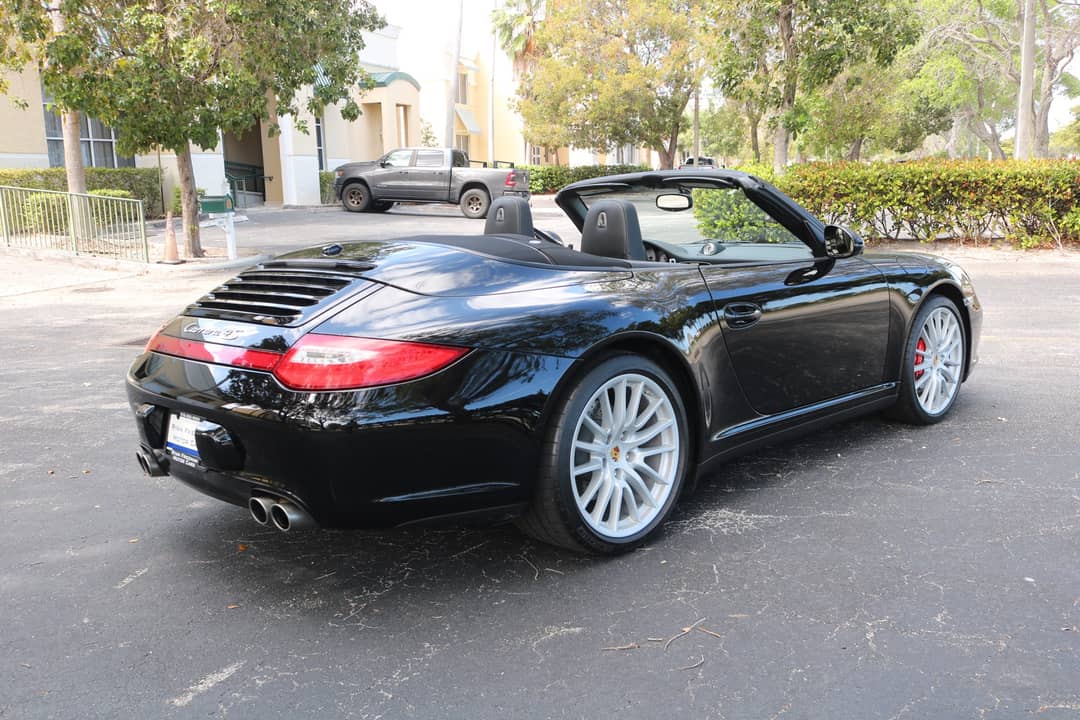 2011 Porsche 911 Carrera 4S — photo 7