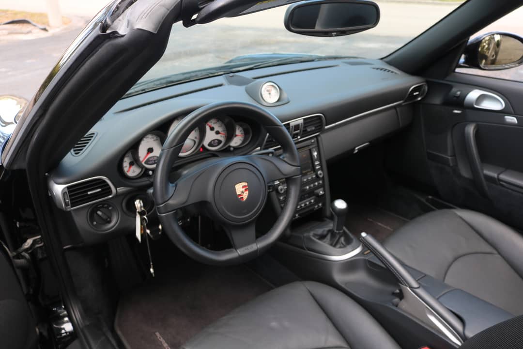 2011 Porsche 911 Carrera 4S — photo 8