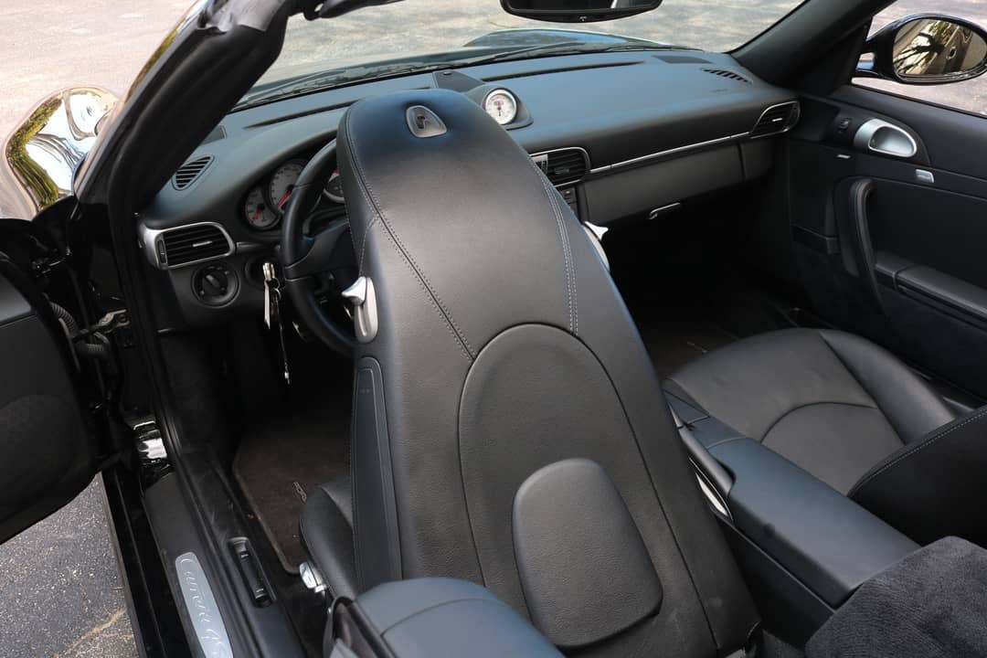 2011 Porsche 911 Carrera 4S — photo 9