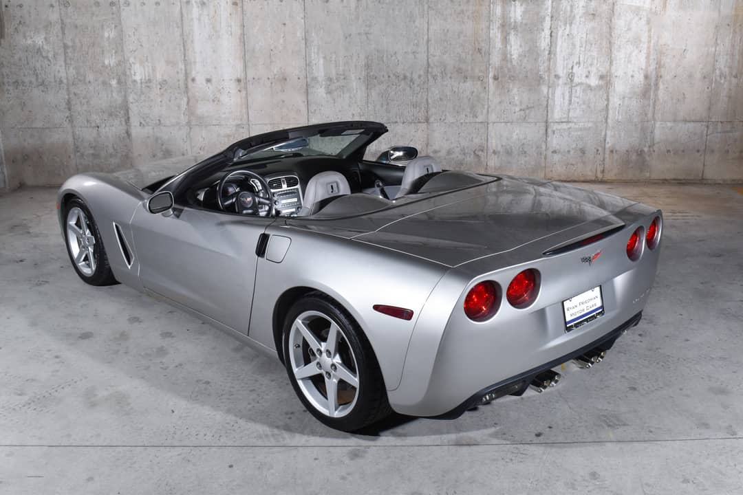 2005 Chevrolet Corvette — photo 17