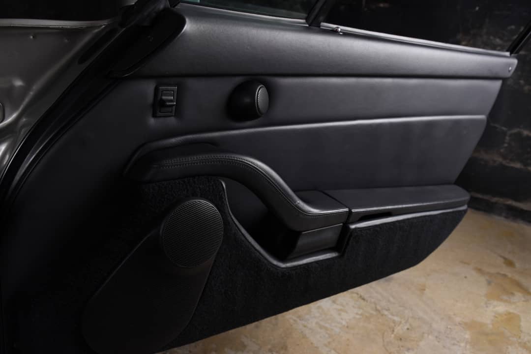 1997 Porsche 911 Carrera 4S — photo 23