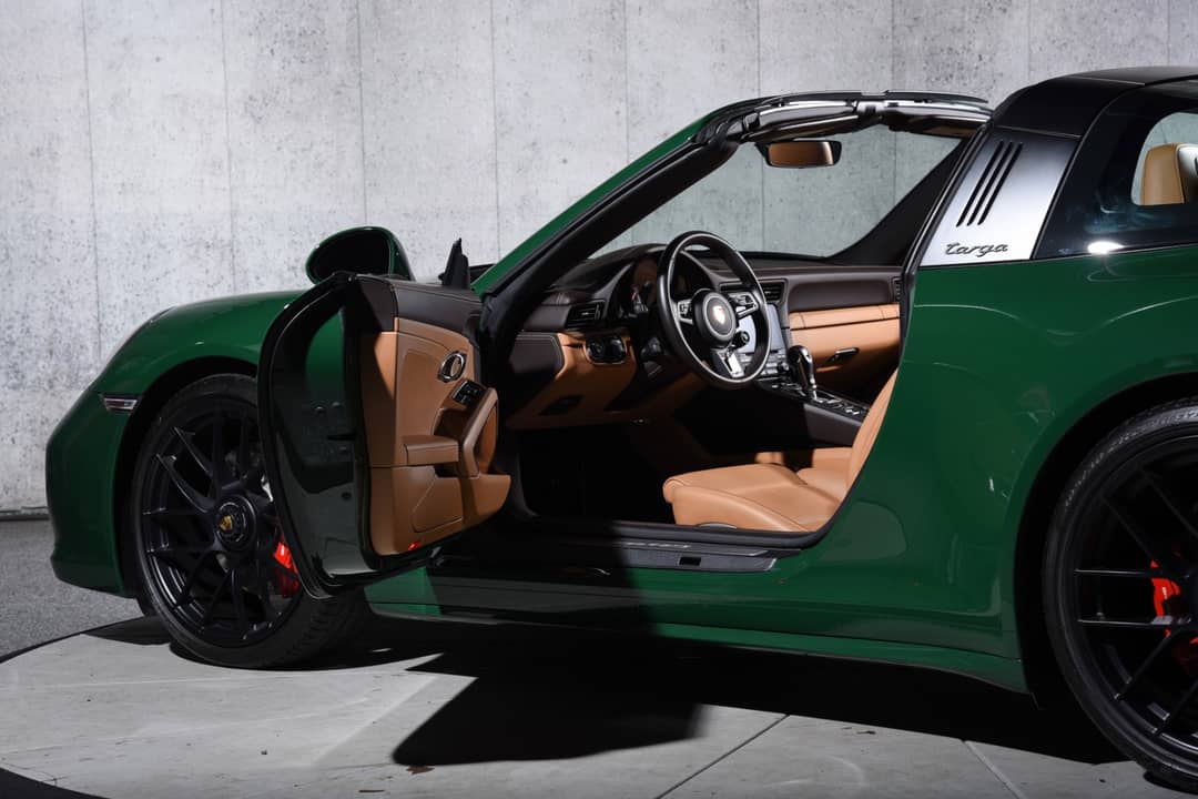 2019 Porsche 911 Targa 4 GTS — photo 17