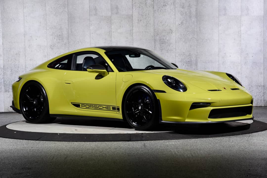 2022 Porsche 911 GT3 Touring — photo 2