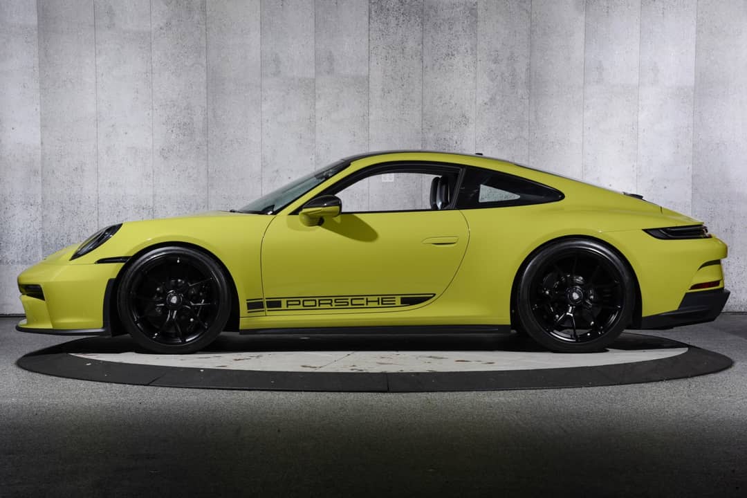 2022 Porsche 911 GT3 Touring — photo 16