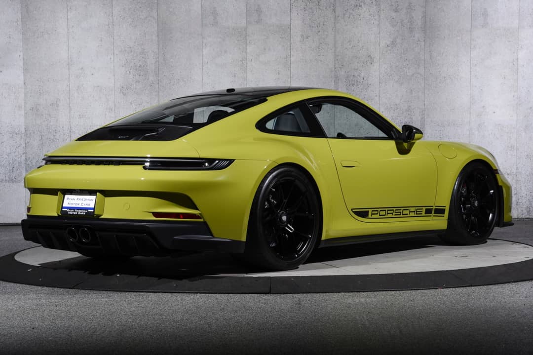 2022 Porsche 911 GT3 Touring — photo 3