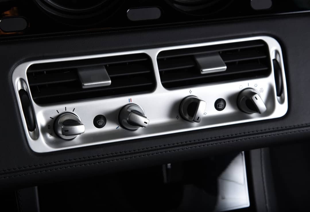 2002 BMW Z8 — photo 18