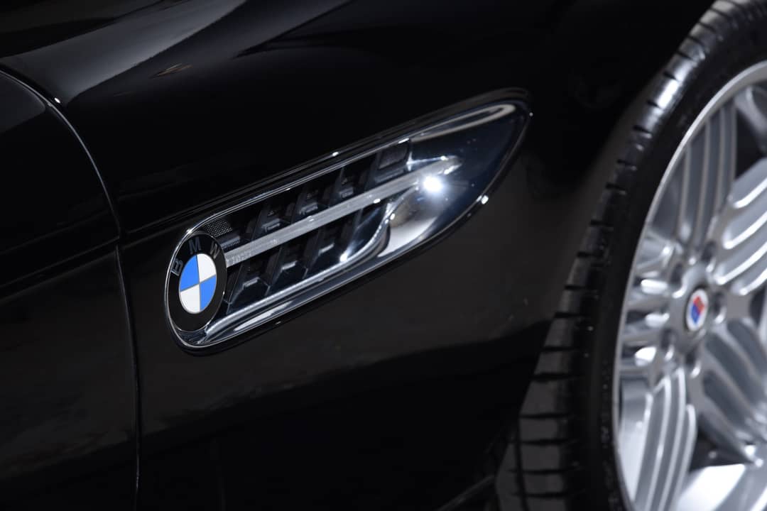 2002 BMW Z8 — photo 31
