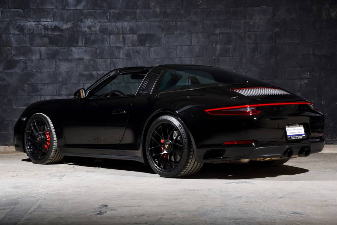 2017 Porsche 911 Targa 4 GTS — photo 12