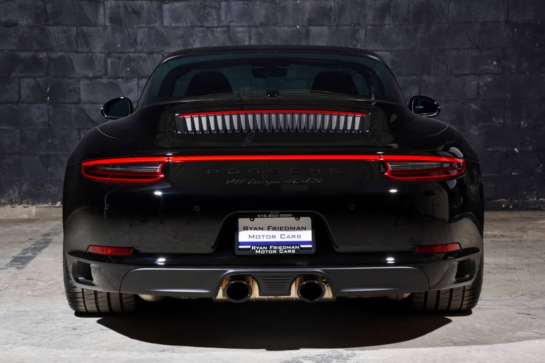2017 Porsche 911 Targa 4 GTS — photo 13