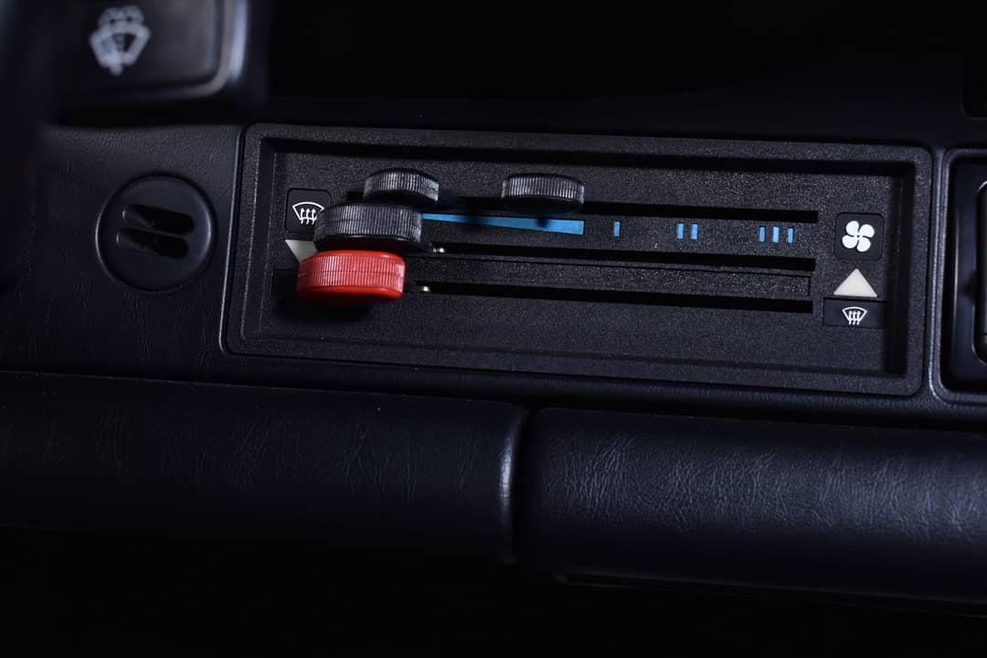 1987 Porsche 911 Targa Carrera — photo 28
