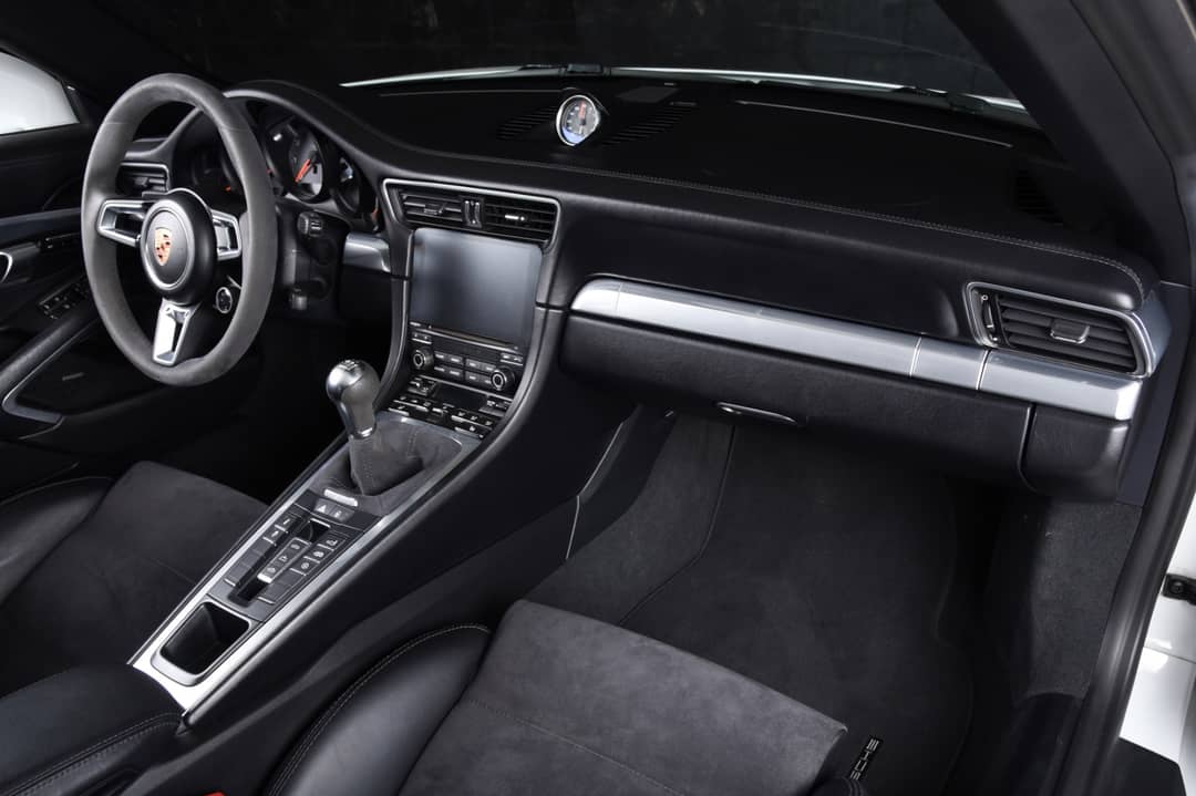 2017 Porsche 911 Carrera 4S — photo 17