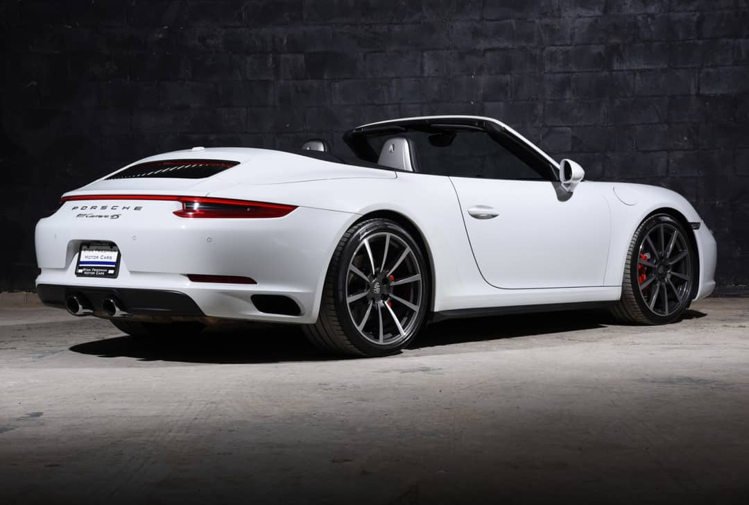 2017 Porsche 911 Carrera 4S — photo 3