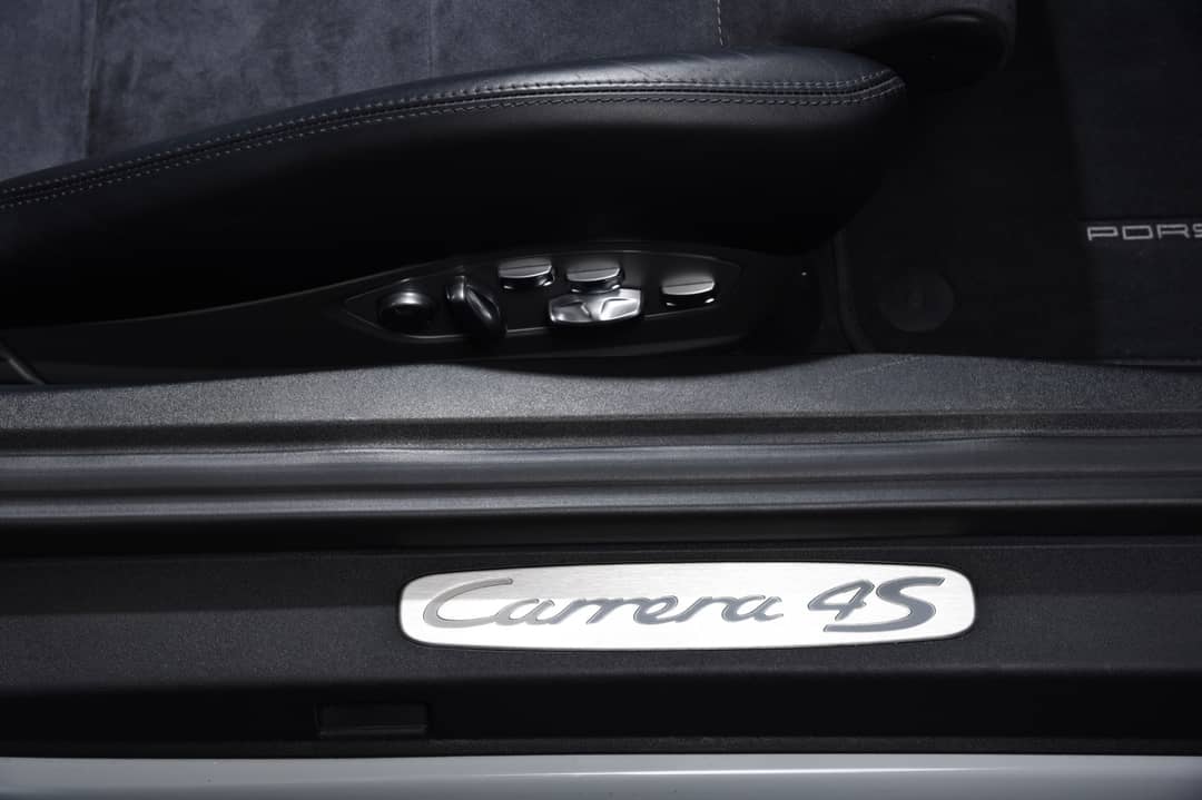 2017 Porsche 911 Carrera 4S — photo 28