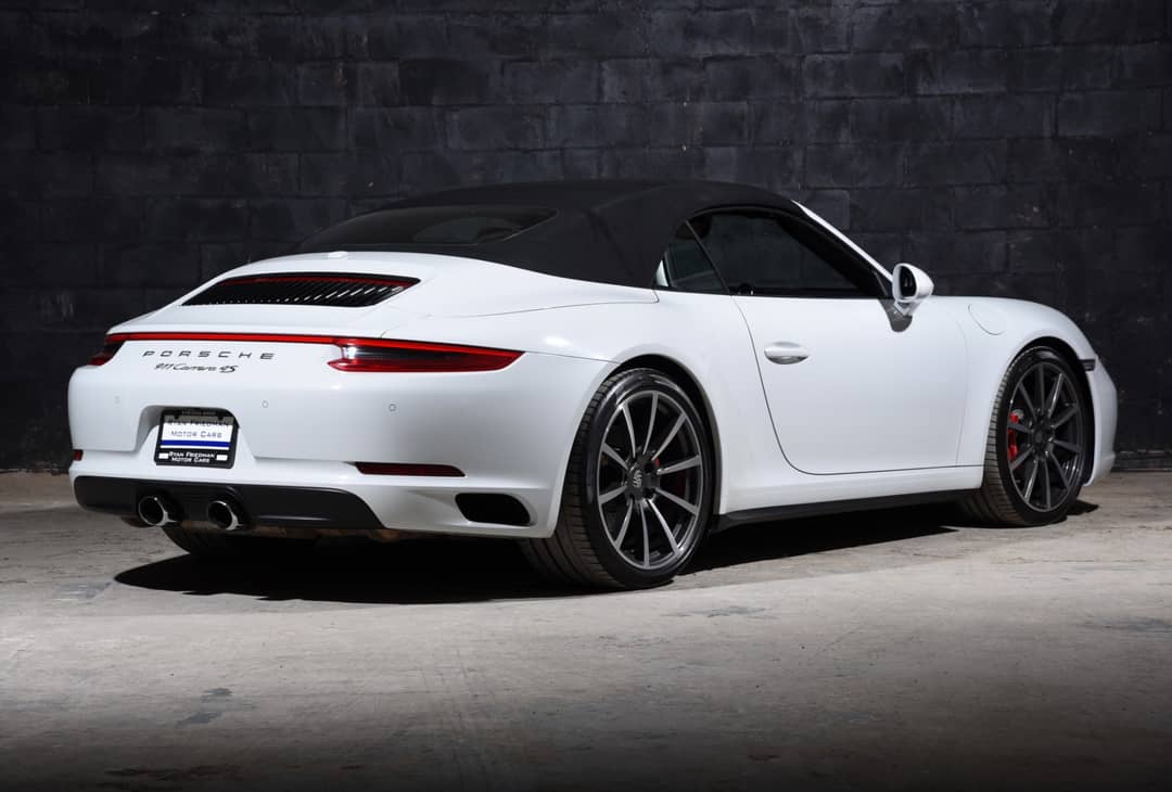2017 Porsche 911 Carrera 4S — photo 36