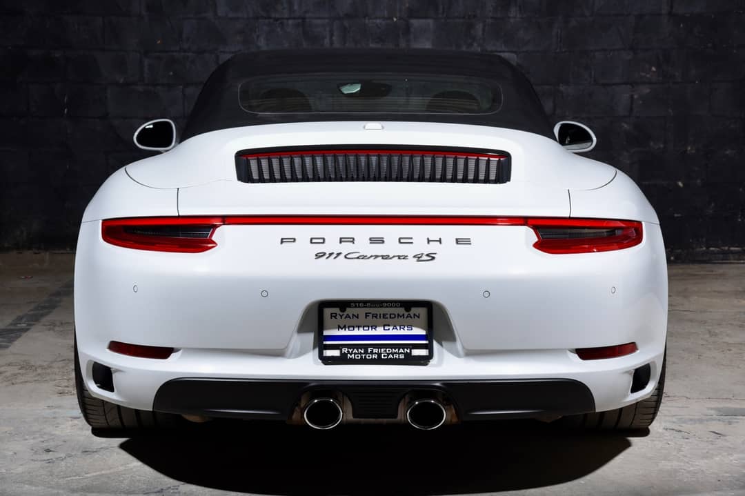 2017 Porsche 911 Carrera 4S — photo 37
