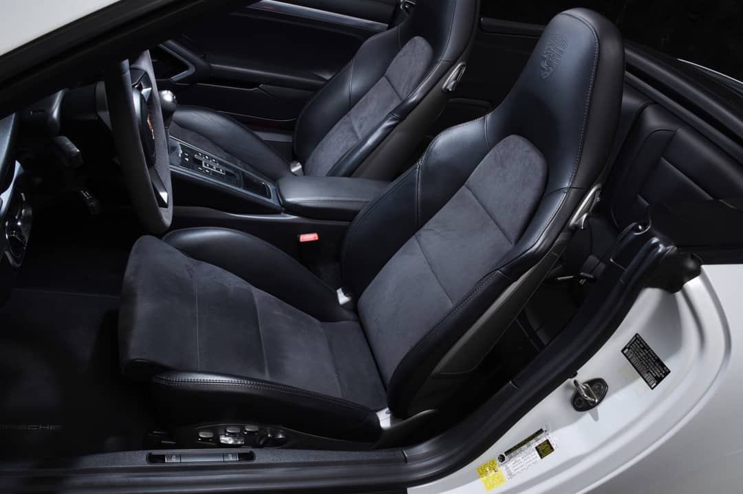 2017 Porsche 911 Carrera 4S — photo 5