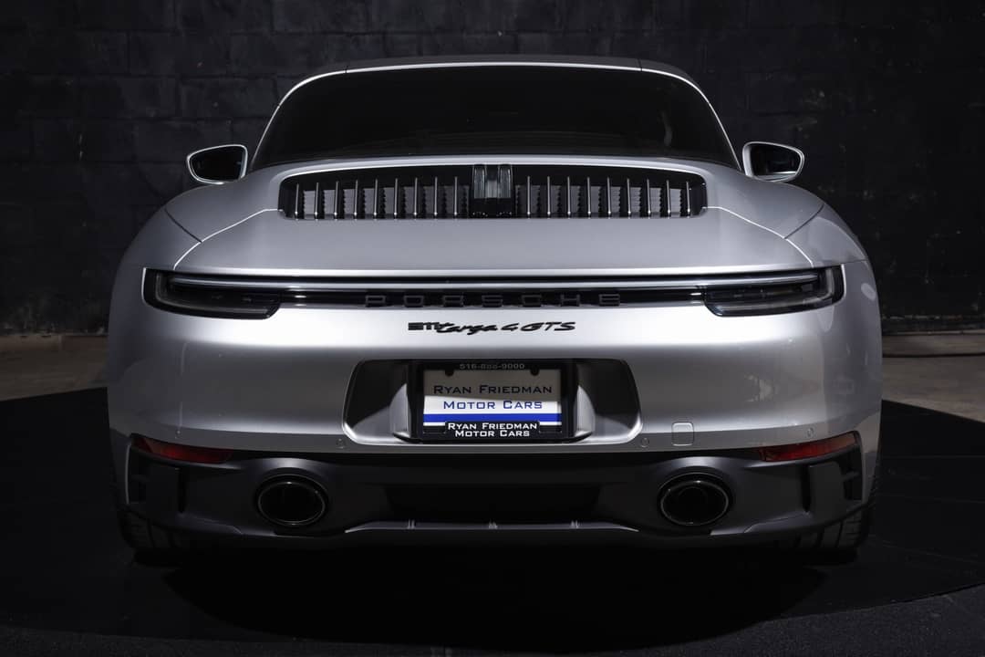 2024 Porsche 911 Targa 4 GTS — photo 12