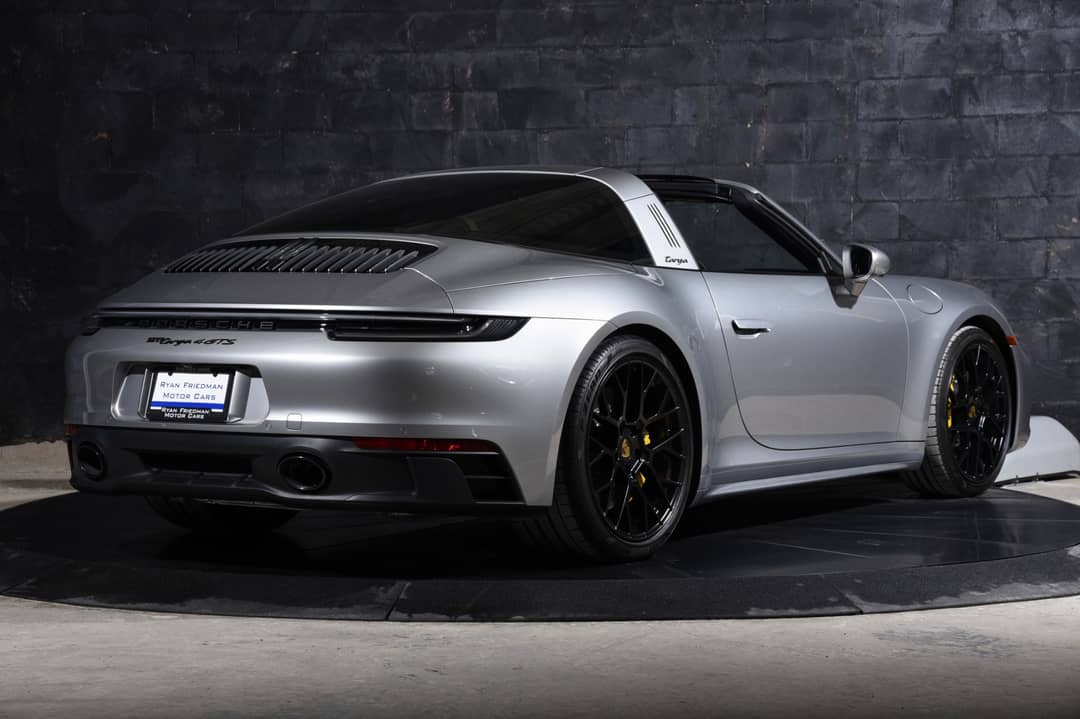 2024 Porsche 911 Targa 4 GTS — photo 10