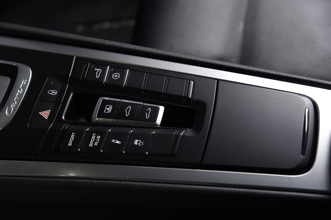 2016 Porsche 911 Carrera Black Edition — photo 23