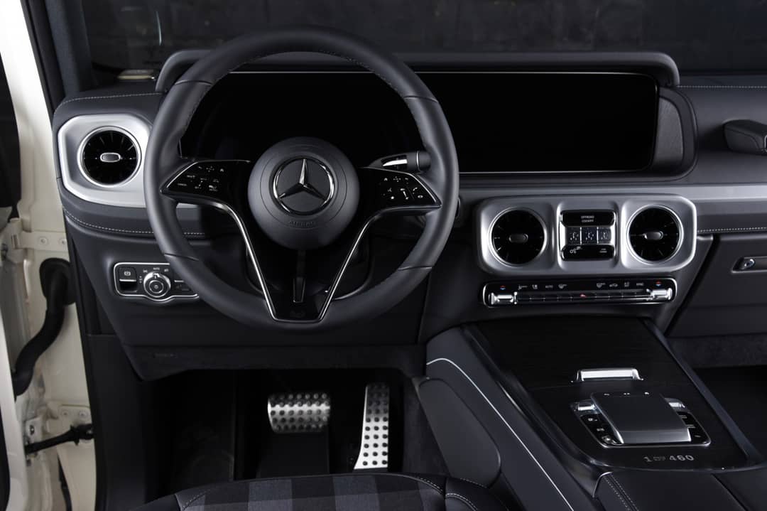 2025 Mercedes-Benz G-Class G 550 Stronger Than the 1980s Edition — photo 13
