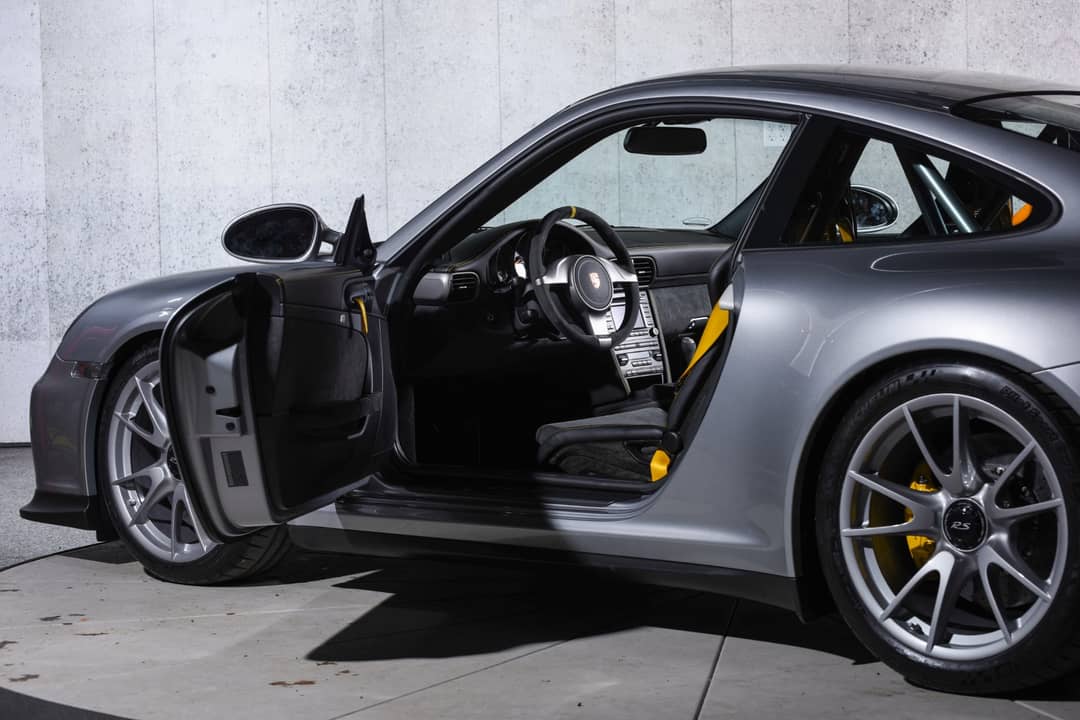 2010 Porsche 911 GT3 RS — photo 19