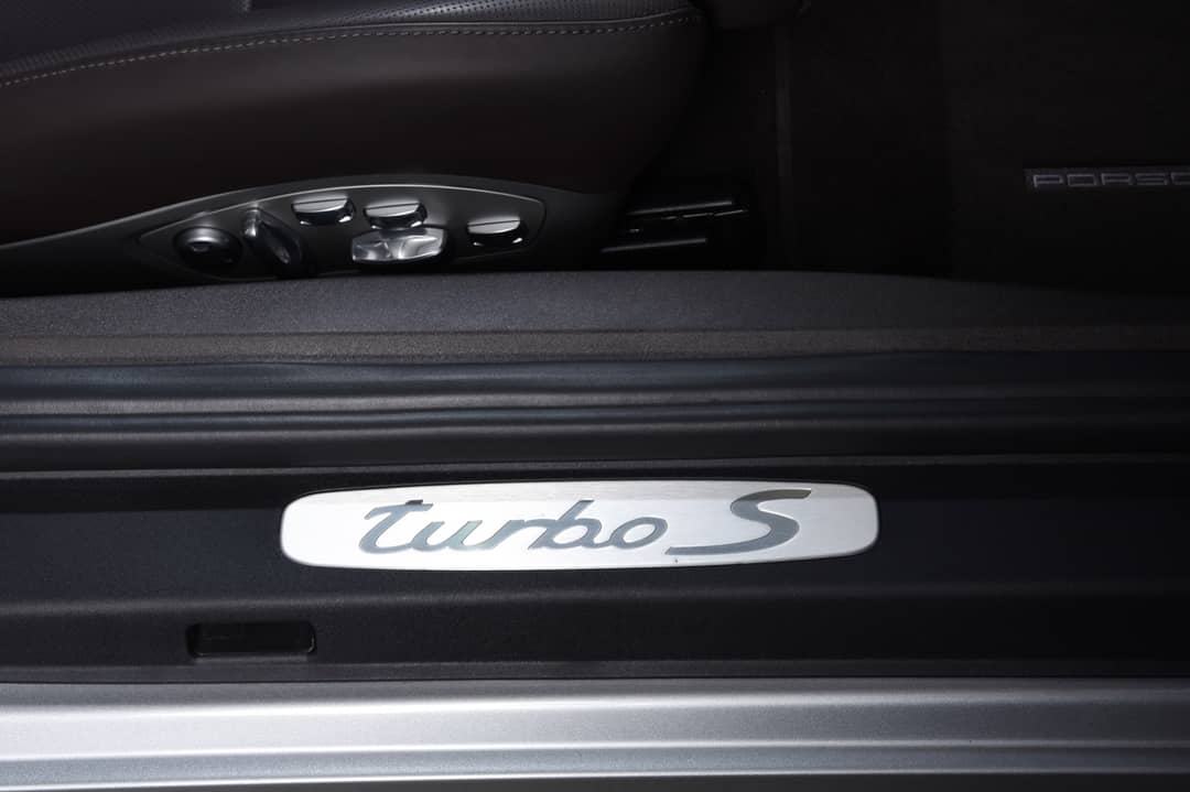 2014 Porsche 911 Turbo S — photo 32